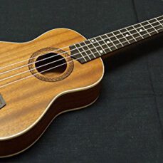 Ukulélé de Concert 58 cm Noir mat en sapelli