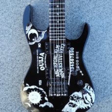 RGM127 Metallica Kirk Hammett Black Ouija Guitare Miniature